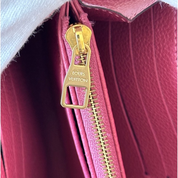 Louis Vuitton Empreinte Monogram Sarah Wallet - Picture 8 of 16